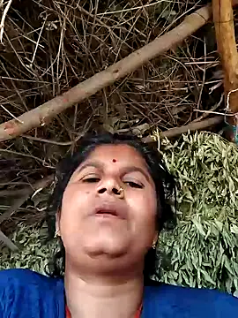 Snapshot of Hot_di97 chatting on May 30, 2026, 10:45 am Hot di97 online show from May 30, 2026, 10:45 am