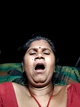 Snapshot of Hot_di97 chatting on June 20, 2026, 2:42 pm Hot di97 online show from June 20, 2026, 2:42 pm