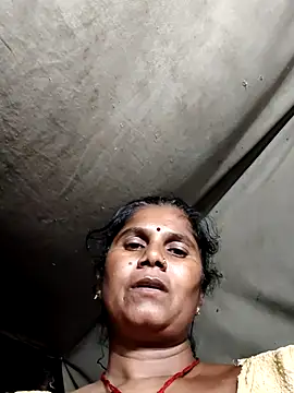 Hot di97 online show from July 21, 2026, 2:52 pm