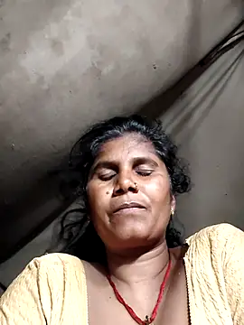 Hot di97 online show from August 3, 2026, 2:33 pm