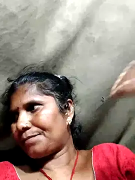 Hot di97 online show from August 4, 2026, 2:41 pm