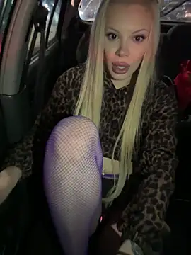 Snapshot of AlyssaFoxx_ chatting on February 4, 2026, 7:20 pm AlyssaFoxx online show from February 4, 2026, 7:20 pm