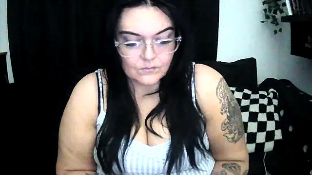 Snapshot of Miss_CurvesXXX chatting on February 15, 2026, 5:09 pm Miss CurvesXXX online show from February 15, 2026, 5:09 pm