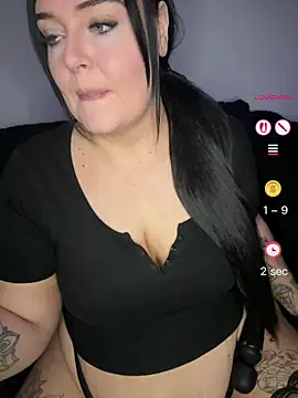 Miss CurvesXXX online show from May 3, 2026, 9:10 pm