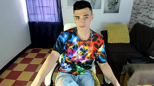 Snapshot of felipe_colinss chatting on June 7, 2026, 12:31 pm felipe colinss online show from June 7, 2026, 12:31 pm
