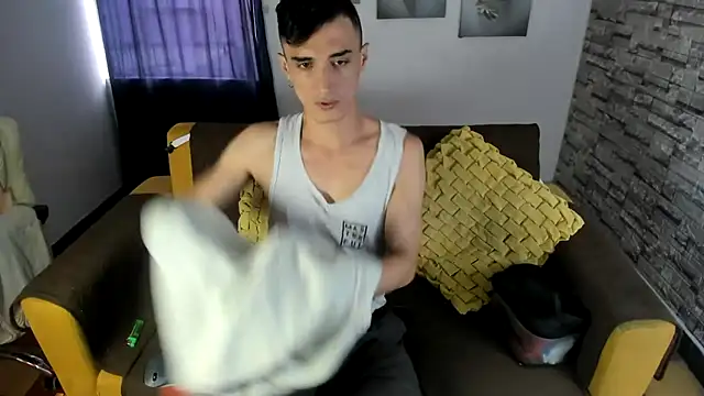 Snapshot of felipe_colinss chatting on June 9, 2026, 12:28 pm felipe colinss online show from June 9, 2026, 12:28 pm