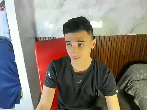 Snapshot of felipe_colinss chatting on June 11, 2026, 11:36 pm felipe colinss online show from June 11, 2026, 11:36 pm