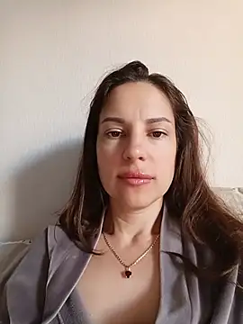She-Moon online show from June 25, 2026, 4:34 am