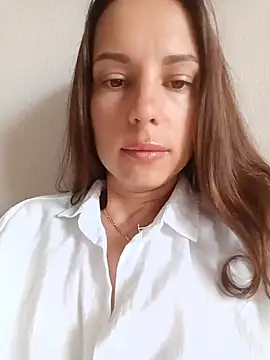 She-Moon online show from July 4, 2026, 5:46 am