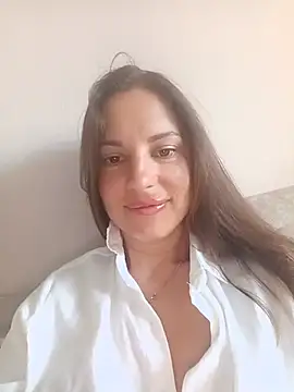 She-Moon online show from July 6, 2026, 6:10 am
