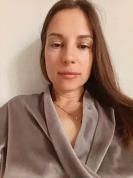 She-Moon online show from July 10, 2026, 5:45 am