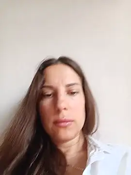 She-Moon online show from August 5, 2026, 6:49 am
