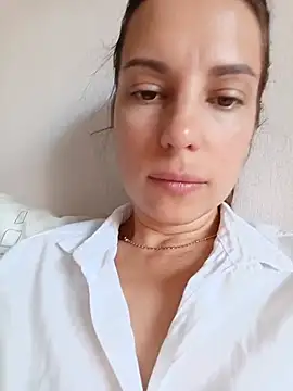 She-Moon online show from August 7, 2026, 6:37 am