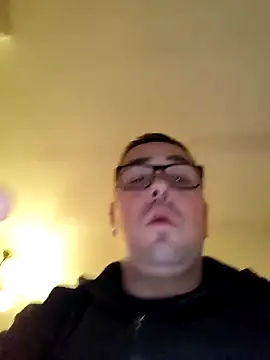 Vieirapauduro69 online show from February 6, 2026, 6:44 pm