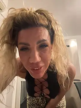 Missolevelvet online show from May 3, 2026, 8:48 pm
