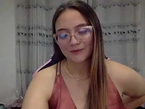 LOLA R  online show from February 14, 2026, 12:18 am