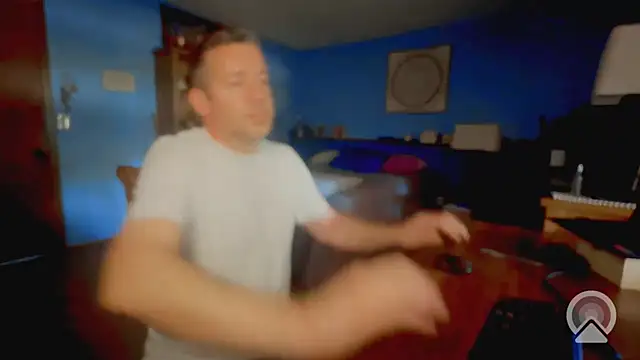 chrisw8140 online show from August 4, 2026, 8:22 pm