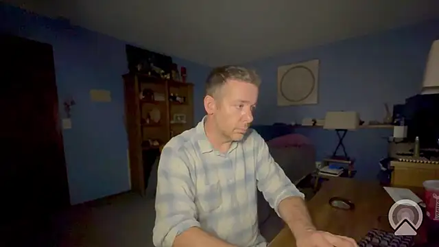chrisw8140 online show from August 6, 2026, 4:25 am