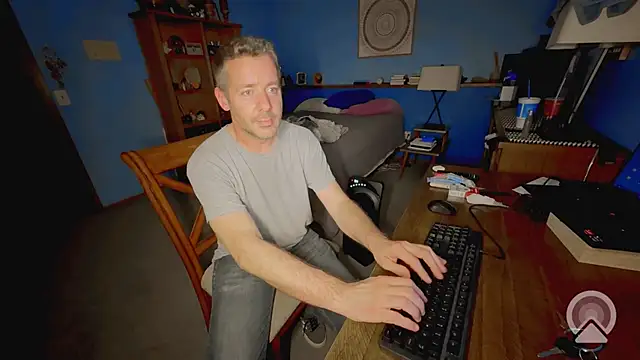 chrisw8140 online show from August 8, 2026, 6:48 am