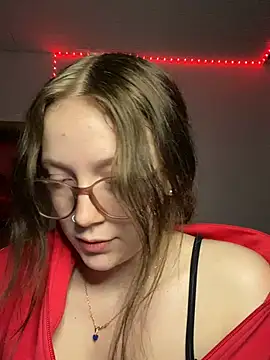 YoungLisaa18 online show from March 2, 2026, 8:04 pm