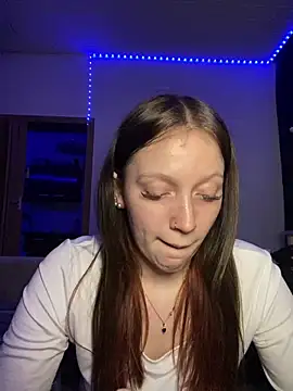 YoungLisaa18 online show from March 12, 2026, 8:04 pm