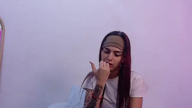 18littledevil online show from February 3, 2026, 7:52 pm