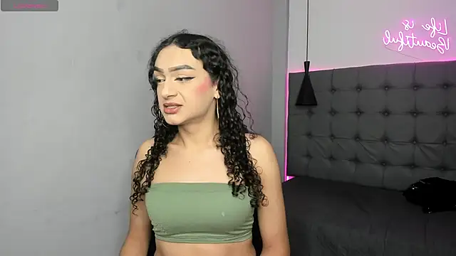 scarletcherry18 online show from June 15, 2026, 4:36 am