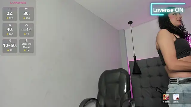 scarletcherry18 online show from July 6, 2026, 4:09 am