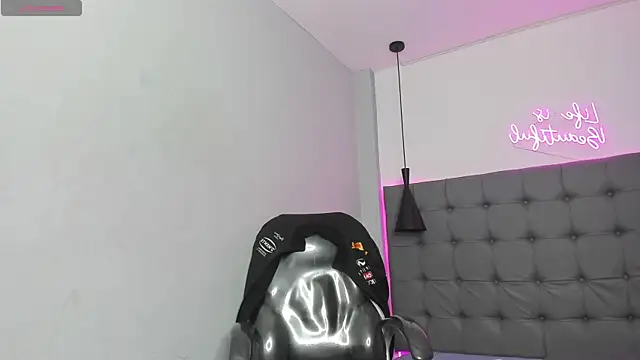 scarletcherry18 online show from July 10, 2026, 4:17 am