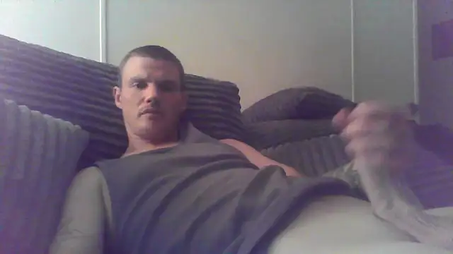 Snapshot of HungandHynotic chatting on May 14, 2026, 6:09 am HungandHynotic online show from May 14, 2026, 6:09 am