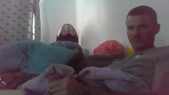 Snapshot of HungandHynotic chatting on May 17, 2026, 10:39 pm HungandHynotic online show from May 17, 2026, 10:39 pm