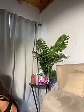 MiaFoxie online show from February 5, 2026, 4:00 pm