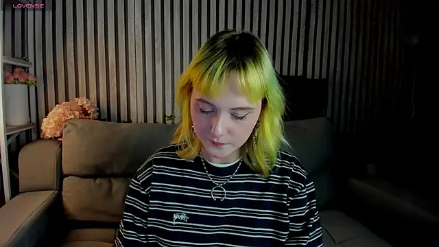 Roziett Belle online show from March 20, 2026, 9:36 am