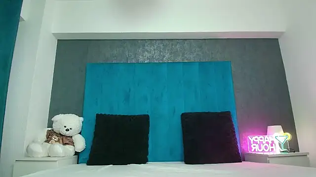 AnyaHappiness online show from February 5, 2026, 6:51 am