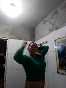 LingLing002 online show from February 1, 2026, 11:25 pm