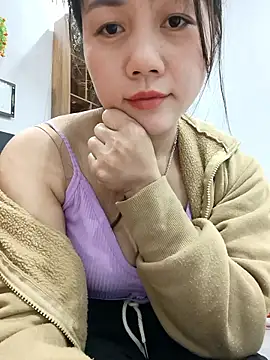 Ngocmai lazdy online show from February 9, 2026, 4:33 pm