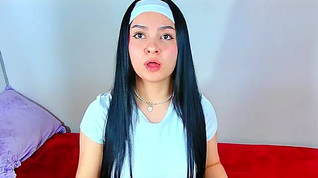 Snapshot of Anniecute__ chatting on July 13, 2026, 5:38 pm Anniecute online show from July 13, 2026, 5:38 pm