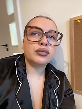 ElisonFox online show from January 16, 2026, 2:32 pm