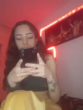 AlexxaAndRileyy online show from February 6, 2026, 1:14 pm