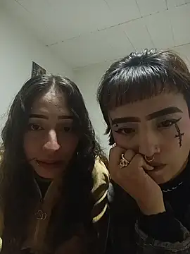 AlexxaAndRileyy online show from April 21, 2026, 2:26 am