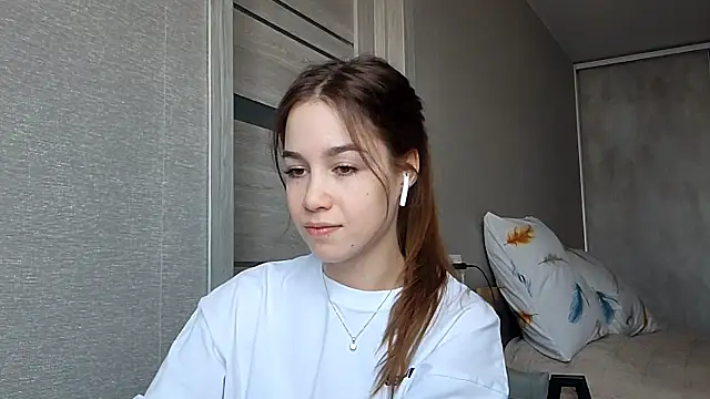 SherrylMaler online show from February 8, 2026, 4:27 am