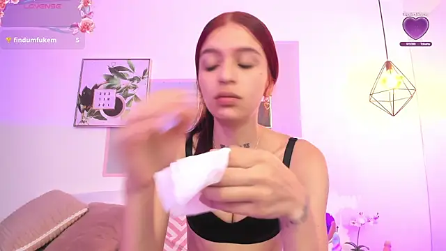 april jones05 online show from February 8, 2026, 12:52 pm