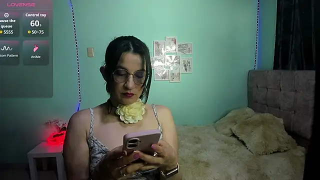 Snapshot of talia_mystic chatting on August 3, 2026, 1:38 pm talia mystic online show from August 3, 2026, 1:38 pm