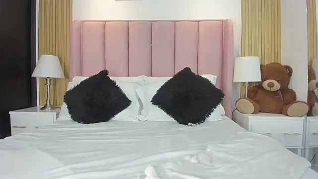 xXxSamantha   online show from February 26, 2026, 9:58 pm