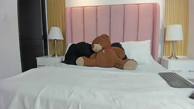 xXxSamantha   online show from March 6, 2026, 9:11 pm