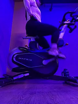 Pretty  Milf online show from March 3, 2026, 3:07 pm