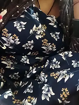 M Girl online show from February 4, 2026, 7:47 am