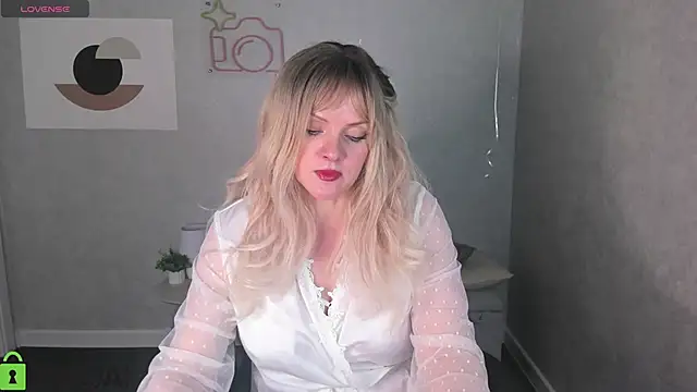 Snapshot of Victoria_Nelson chatting on March 28, 2026, 1:27 am Victoria Nelson online show from March 28, 2026, 1:27 am