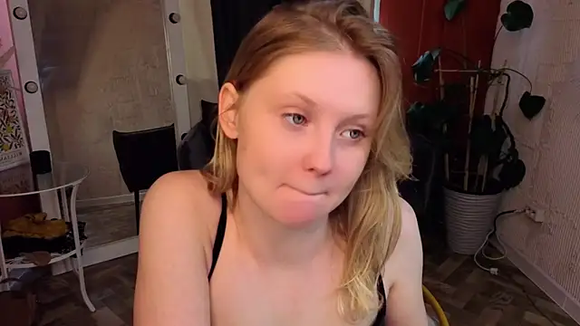 Sweet M1la online show from March 18, 2026, 7:22 am