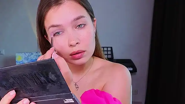 Catherine Karis online show from June 26, 2026, 12:20 pm